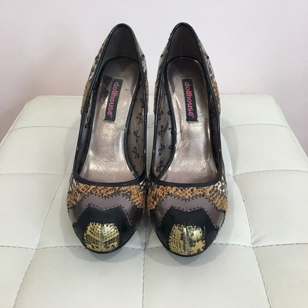 Dollhouse Dailyn Faux snakeskin Pump Stiletto Heel size 7.5